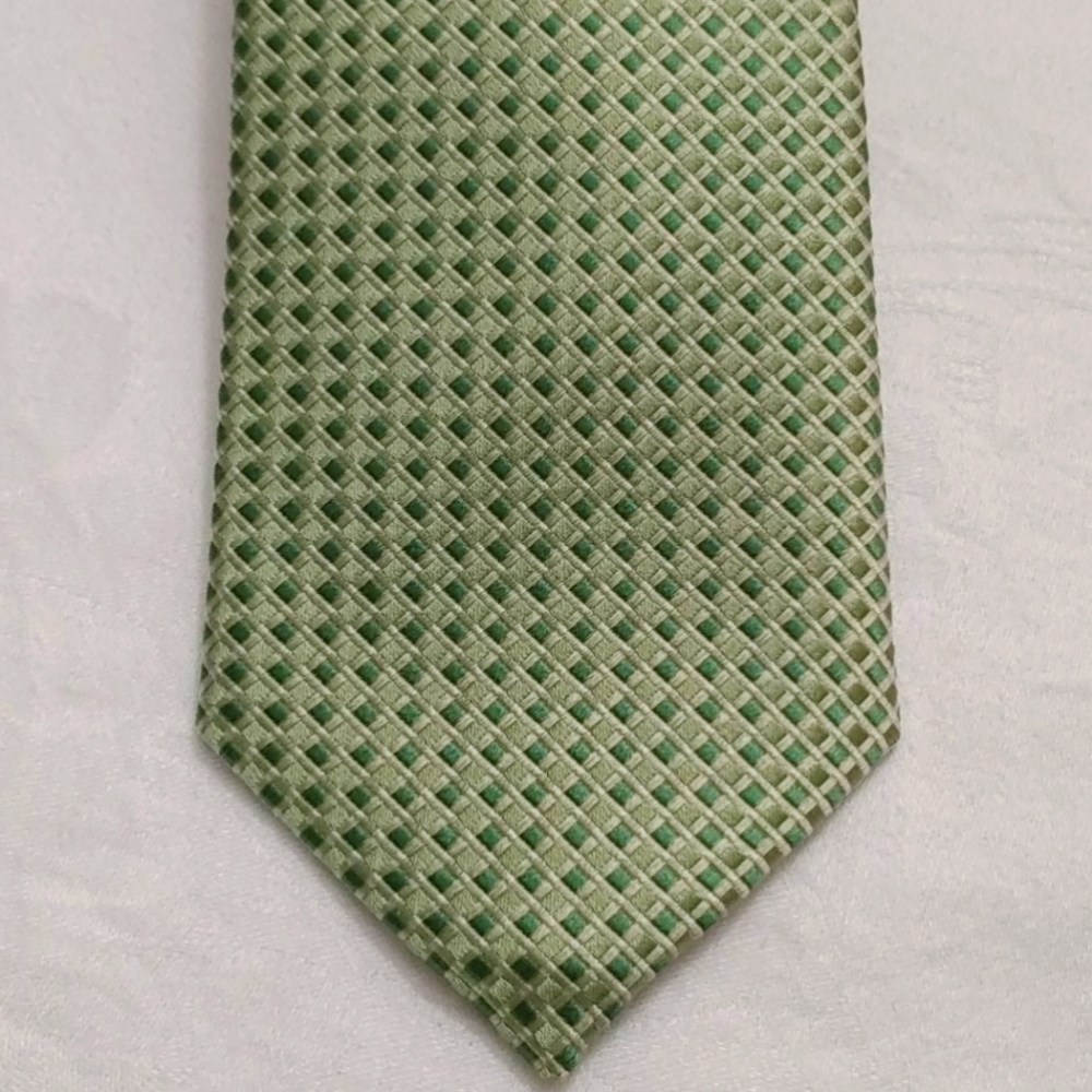 Kenneth Roberts Tie
